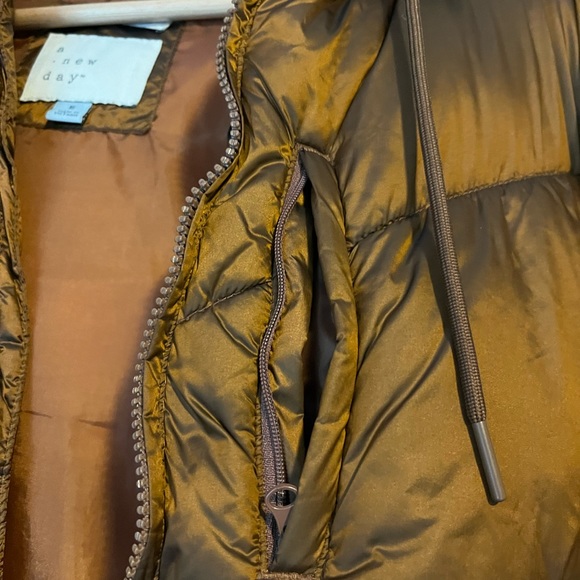 Women’s puffer coat with hood. Copper color - Picture 4 of 6